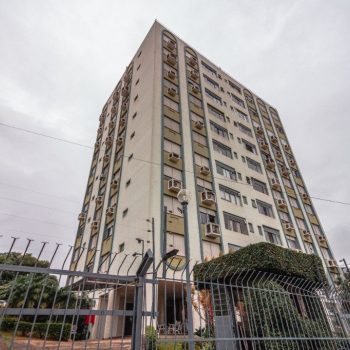 Apartamento à venda com 105m², 3 quartos, 1 suíte, 1 vaga no bairro Medianeira em Porto Alegre