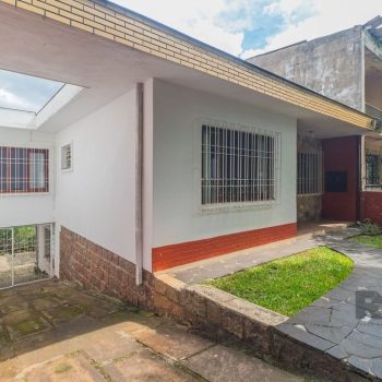 Casa à venda com 106m², 3 quartos, 4 vagas no bairro Jardim Europa em Porto Alegre