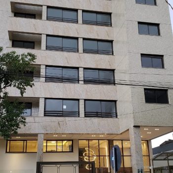 Apartamento à venda com 70m², 2 quartos, 1 suíte, 2 vagas no bairro Petrópolis em Porto Alegre