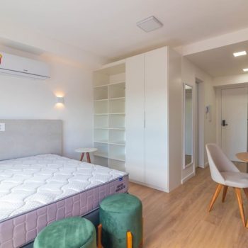 Apartamento à venda com 27m², 1 quarto, 1 vaga no bairro Partenon em Porto Alegre