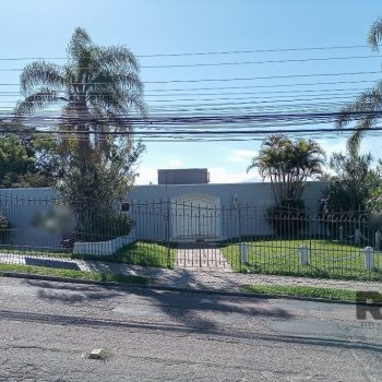 Casa à venda com 580m², 3 quartos, 1 suíte, 3 vagas no bairro Menino Deus em Porto Alegre