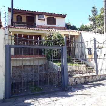 Casa à venda com 184m², 3 quartos, 1 suíte, 1 vaga no bairro Santo Antônio em Porto Alegre