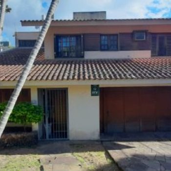 Casa à venda com 261m², 3 quartos, 1 suíte, 4 vagas no bairro Cristal em Porto Alegre