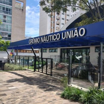 Apartamento à venda com 132m², 3 quartos, 1 suíte, 1 vaga no bairro Petrópolis em Porto Alegre