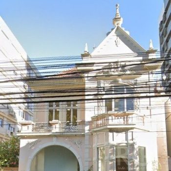 Casa à venda com 483m², 5 quartos, 2 suítes, 10 vagas no bairro Moinhos de Vento em Porto Alegre