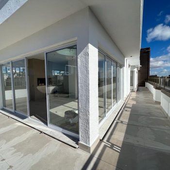 Apartamento à venda com 547m², 4 quartos, 1 suíte, 4 vagas no bairro Floresta em Porto Alegre