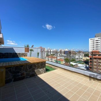 Apartamento à venda com 226m², 3 quartos, 1 suíte, 2 vagas no bairro Menino Deus em Porto Alegre