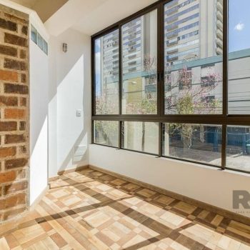 Apartamento à venda com 135m², 4 quartos, 4 suítes, 1 vaga no bairro Menino Deus em Porto Alegre