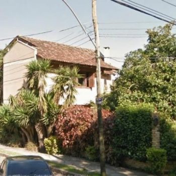 Casa à venda com 350m², 3 quartos, 1 suíte, 6 vagas no bairro Tristeza em Porto Alegre