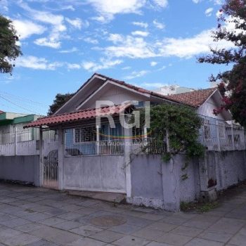 Casa à venda com 90m², 4 quartos, 3 vagas no bairro Cristal em Porto Alegre