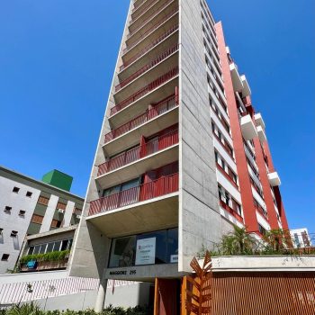 Apartamento à venda com 88m², 2 quartos, 2 suítes, 2 vagas no bairro Menino Deus em Porto Alegre