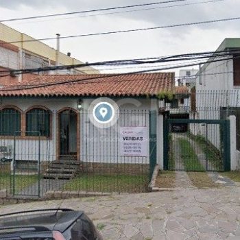 Casa à venda com 300m², 3 quartos, 3 vagas no bairro Petrópolis em Porto Alegre