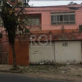 Casa à venda com 170m², 3 quartos, 1 suíte, 3 vagas no bairro Partenon em Porto Alegre