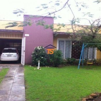 Casa à venda com 170m², 3 quartos, 1 suíte, 4 vagas no bairro Ipanema em Porto Alegre