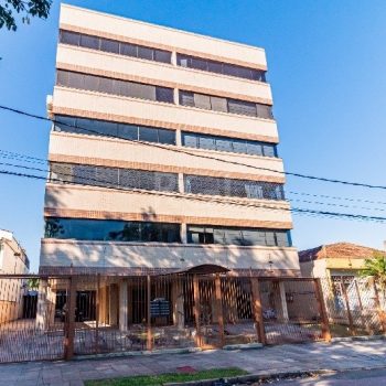 Apartamento à venda com 140m², 3 quartos, 1 suíte no bairro Passo d'Areia em Porto Alegre