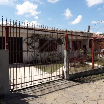 Casa à venda com 200m², 3 quartos, 1 suíte, 10 vagas no bairro Cristal em Porto Alegre