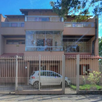 Casa à venda com 323m², 3 quartos, 6 vagas no bairro Tristeza em Porto Alegre