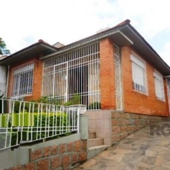 Casa à venda com 150m², 3 quartos, 1 suíte, 4 vagas no bairro Partenon em Porto Alegre