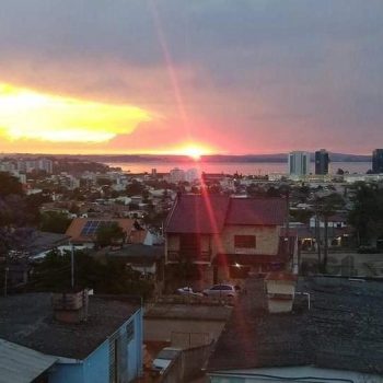 Casa à venda com 150m², 3 quartos, 1 vaga no bairro Santa Tereza em Porto Alegre