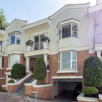 Casa Condominio à venda com 448m², 4 quartos, 4 suítes, 4 vagas no bairro Três Figueiras em Porto Alegre