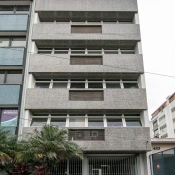 Conjunto/Sala à venda com 320m², 3 vagas no bairro Petrópolis em Porto Alegre