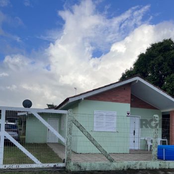 Casa à venda com 70m², 4 quartos, 3 vagas no bairro Arroio Teixeira em Capão da Canoa