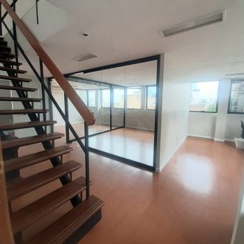 Conjunto/Sala à venda com 100m² no bairro Moinhos de Vento em Porto Alegre