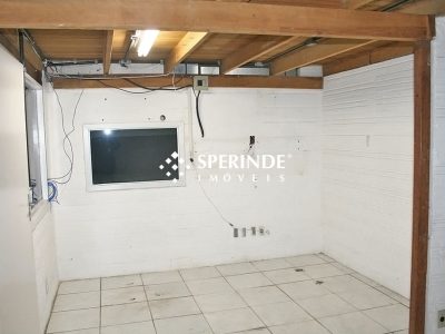 Depósito para alugar com 321m² no bairro Navegantes em Porto Alegre - Foto 8