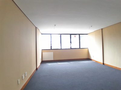 Sala para alugar com 48m² no bairro Três Figueiras em Porto Alegre - Foto 2