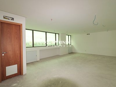 Sala para alugar com 44m², 1 vaga no bairro Santa Maria Goretti em Porto Alegre - Foto 2