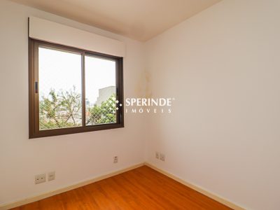 Apartamento para alugar com 90m², 3 quartos, 2 vagas no bairro Petrópolis em Porto Alegre - Foto 15