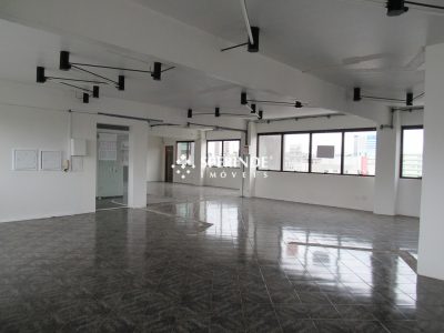 Sala para alugar com 310m², 4 vagas no bairro Centro em Caxias do Sul - Foto 2