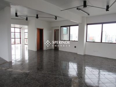 Sala para alugar com 310m², 4 vagas no bairro Centro em Caxias do Sul - Foto 3