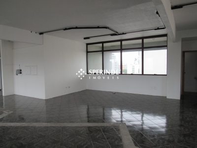 Sala para alugar com 310m², 4 vagas no bairro Centro em Caxias do Sul - Foto 4