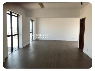 Sala para alugar com 80m², 1 vaga no bairro Centro em Caxias do Sul - Foto 4