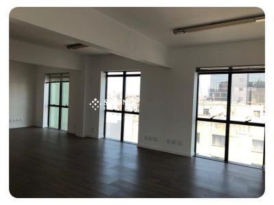 Sala para alugar com 80m², 1 vaga no bairro Centro em Caxias do Sul - Foto 7