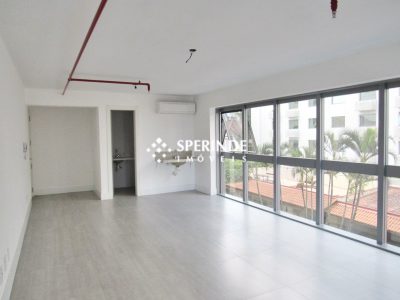 Sala para alugar com 42m², 1 vaga no bairro Moinhos de Vento em Porto Alegre - Foto 3