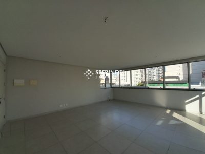 Sala para alugar com 48m², 1 vaga no bairro Centro em Caxias do Sul - Foto 8