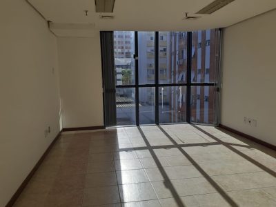 Sala para alugar com 38m², 1 vaga no bairro Mont Serrat em Porto Alegre - Foto 11