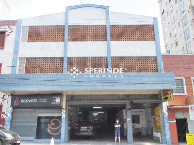 Estacionamento Comercial para alugar com 440m², 19 vagas no bairro Centro em Porto Alegre - Foto 2