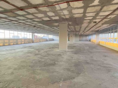 Sala para alugar com 890m², 88 vagas no bairro São João em Porto Alegre - Foto 7