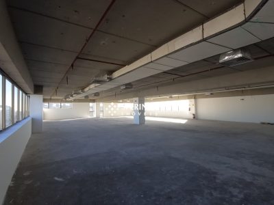 Sala para alugar com 318m², 8 vagas no bairro Boa Vista em Porto Alegre - Foto 2