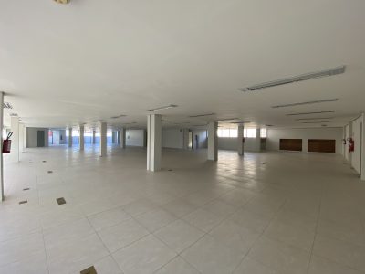 Sala para alugar com 900m² no bairro Menino Deus em Porto Alegre - Foto 7