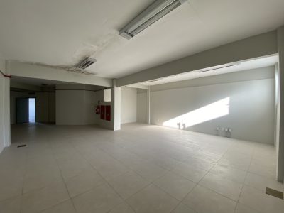 Sala para alugar com 900m² no bairro Menino Deus em Porto Alegre - Foto 9