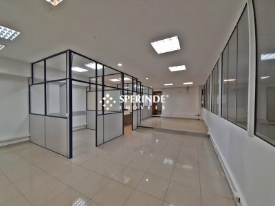 Casa Comercial para alugar com 247m², 11 quartos, 6 vagas no bairro Petrópolis em Porto Alegre - Foto 27