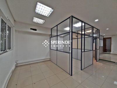 Casa Comercial para alugar com 247m², 11 quartos, 6 vagas no bairro Petrópolis em Porto Alegre - Foto 28