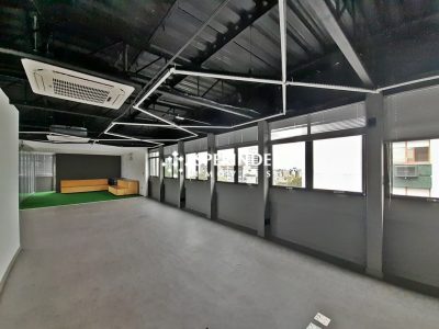 Sala para alugar com 171m², 1 vaga no bairro Auxiliadora em Porto Alegre - Foto 14