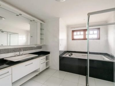 Casa para alugar com 499m², 4 quartos, 6 vagas no bairro Vila Ipiranga em Porto Alegre - Foto 16