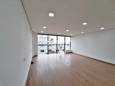 Sala para alugar com 44m², 1 vaga no bairro Independência em Porto Alegre - Foto 3