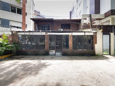 Casa Comercial para alugar com 270m², 1 quarto no bairro Azenha em Porto Alegre - Foto 17